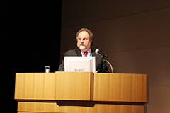 特別講演： Bruce BLUMBERG先生「Prenatal obesogen exposure leads to a transgenerational thrifty phenotype in mice」